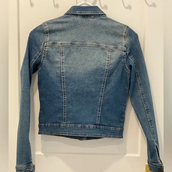 Jean jacket - Picture 2 of 8